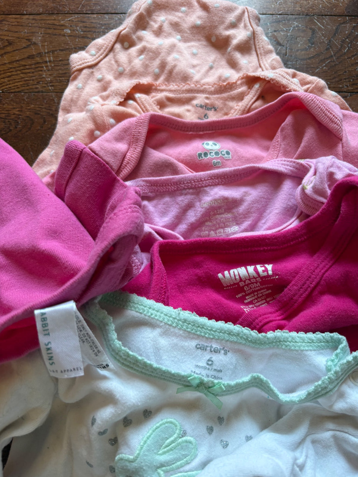 Set of 6 Onesies 6 months , Kids 6 Month (3-6M)