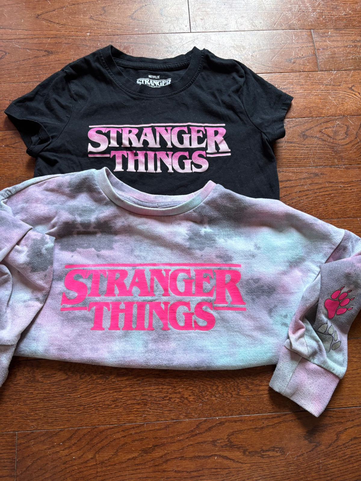 Stranger Things Tshirt and Sweater size 7-8, Kids 7