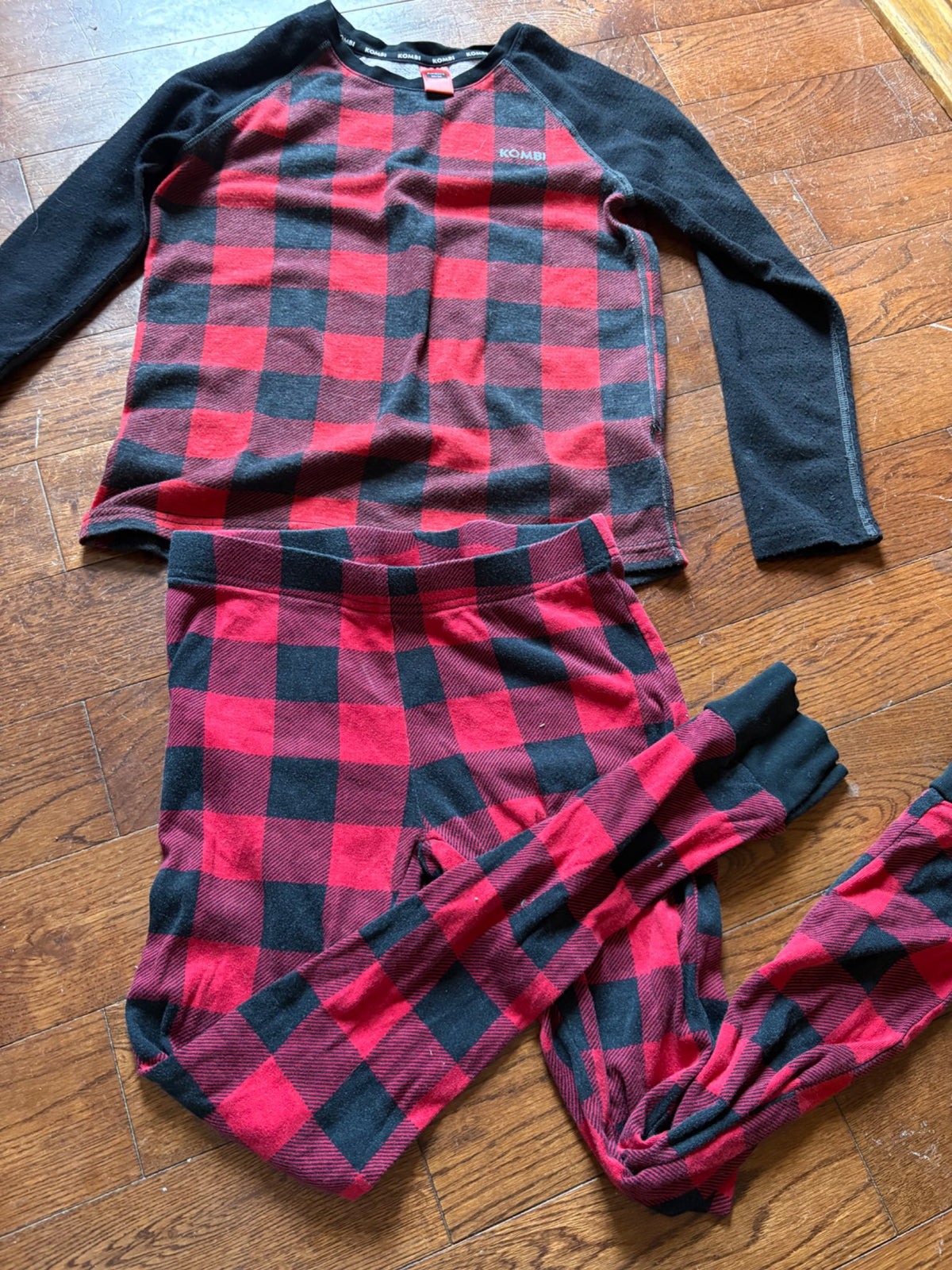 Plaid pjs size 8-10, Kids 8