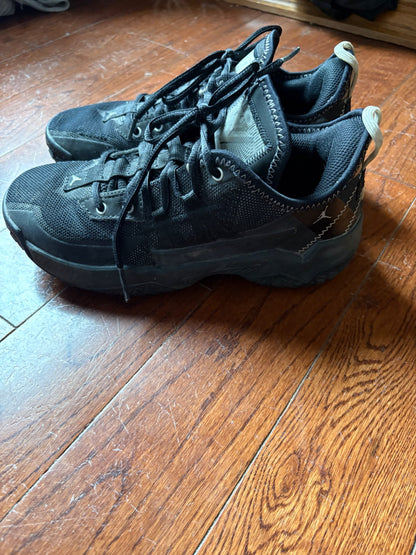 Jordan’s basketball shoes size 4Y, Shoes 4 (Big Kids:8–12yr)