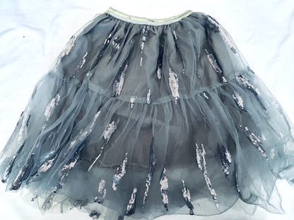 EUC - Silver Tiered Tulle Skirt with sequins, size 9/10, Kids 8