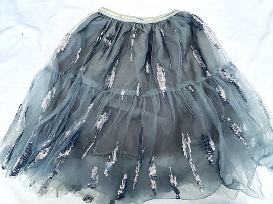 EUC - Silver Tiered Tulle Skirt with sequins, size 9/10, Kids 8