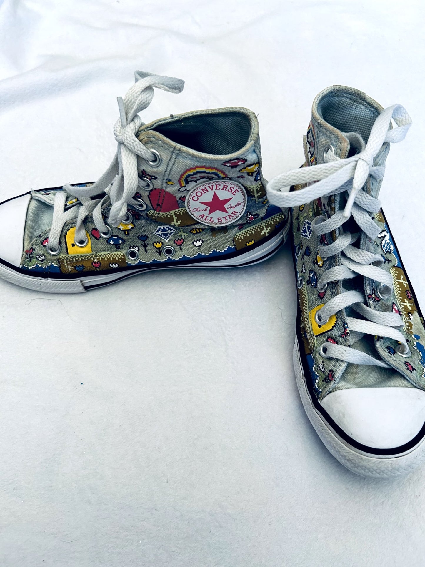 VGUC -Converse Chuck Taylor All Star Hi Gamer - Skateboarding Princess shoes, size 2Y, retails $55 new, Shoes 2 (Kids:4-8yr)
