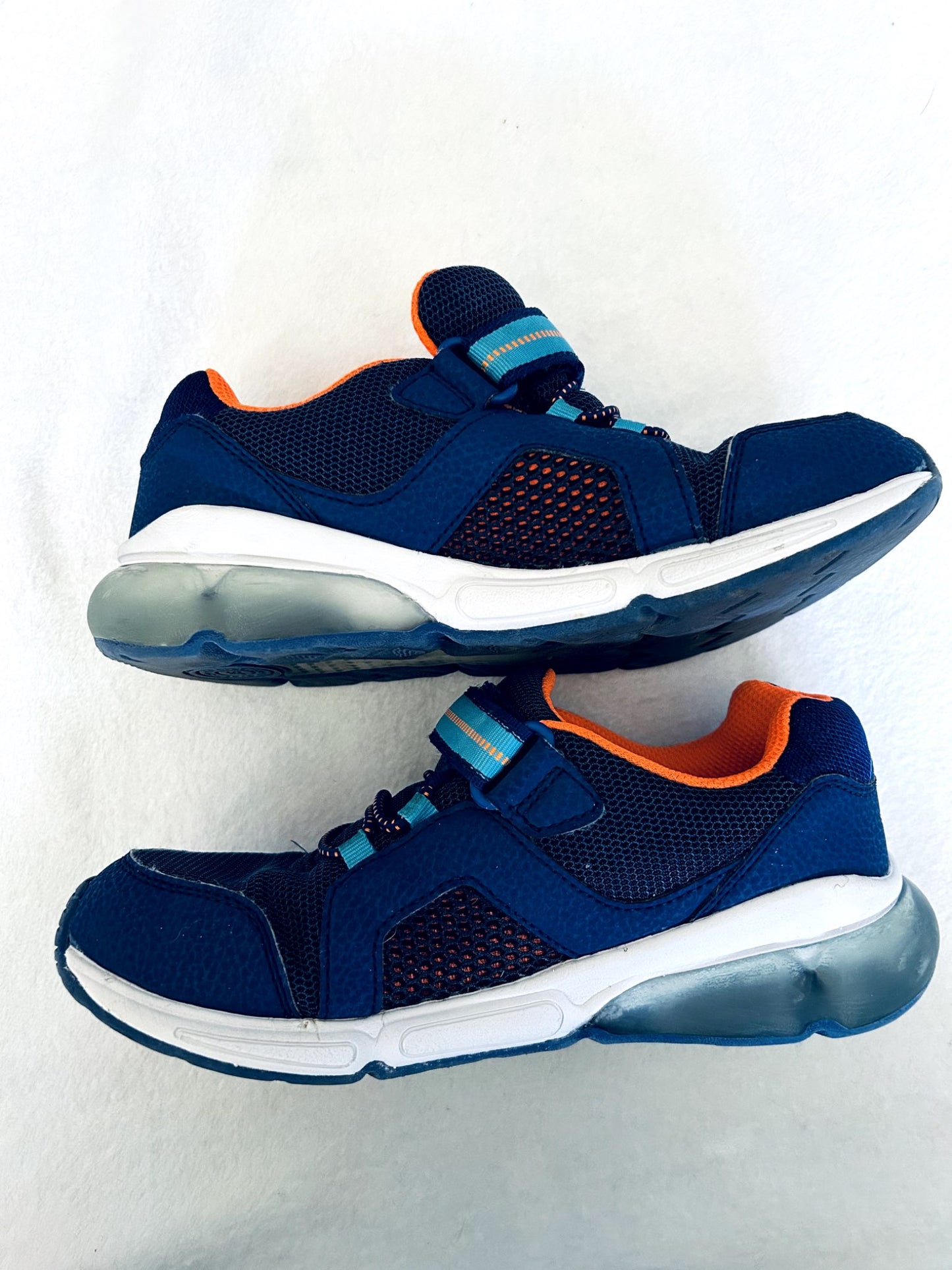 EUC - Stride Rite, Made2Play Lumi Bounce Light up Athletic Shoe, Size 3Y, retails $73 new, Shoes 3 (Kids:4-8yr)