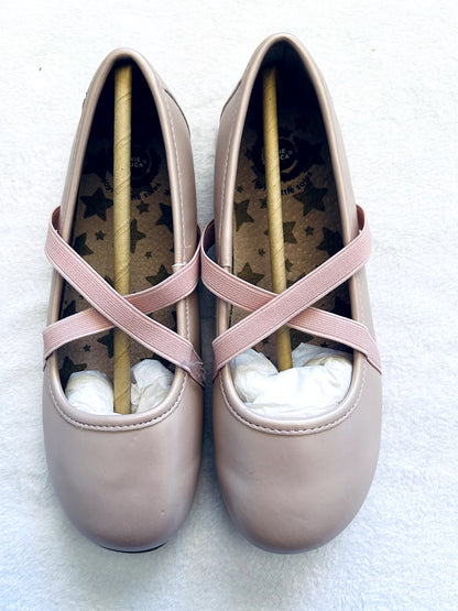 EUC- Livie & Luca, Aurora Style Leather Ballet Flats, Rose Gold, Size 3, retails $65, Shoes 3 (Kids:4-8yr)