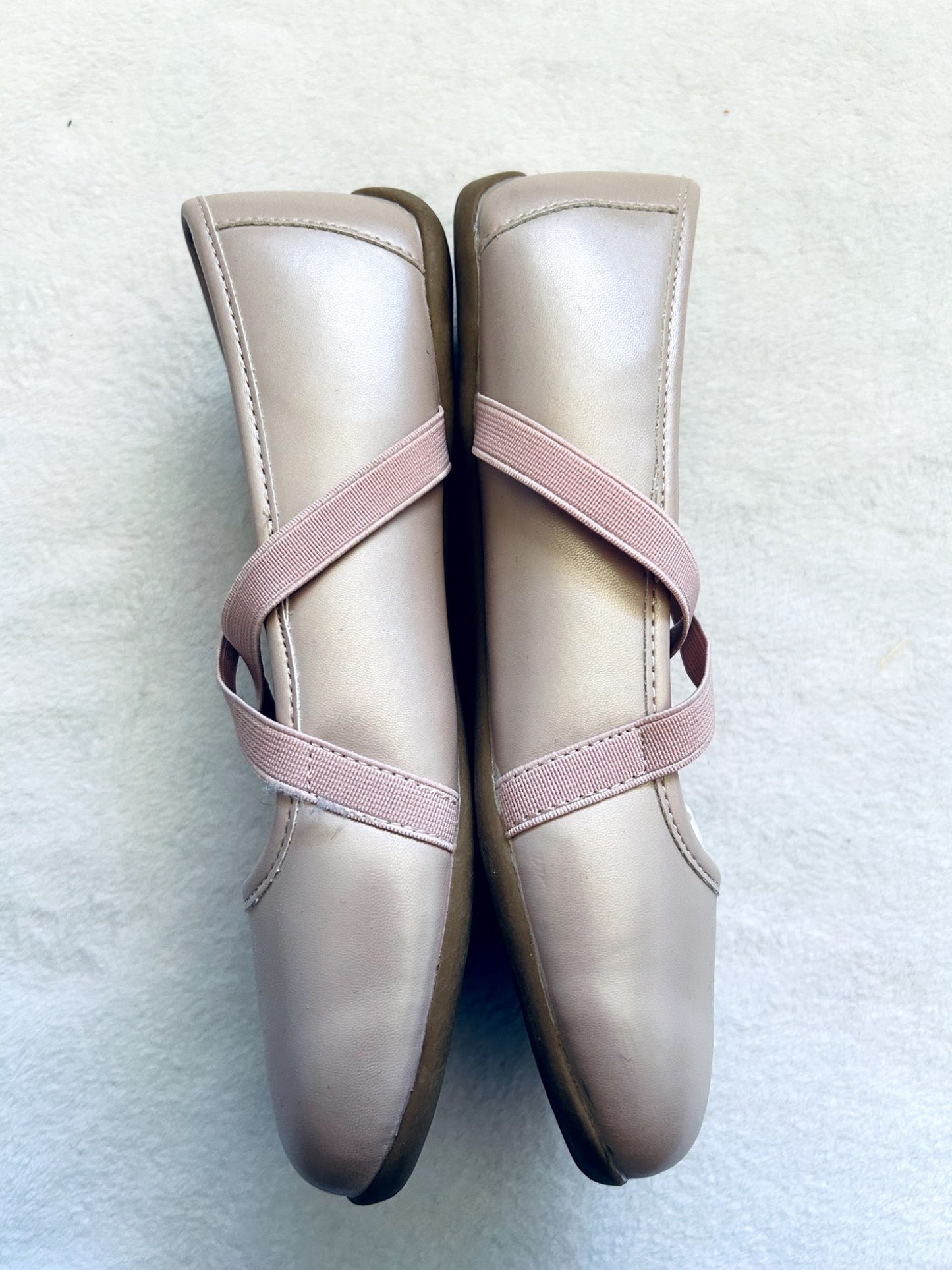 EUC- Livie & Luca, Aurora Style Leather Ballet Flats, Rose Gold, Size 3, retails $65, Shoes 3 (Kids:4-8yr)