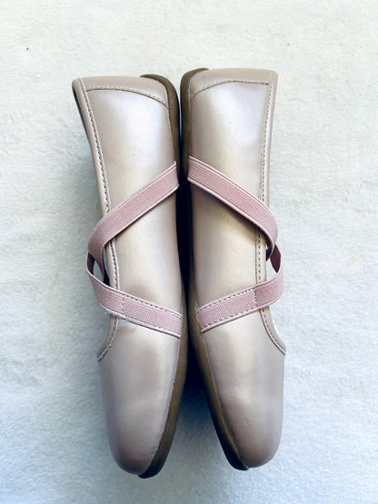 EUC- Livie & Luca, Aurora Style Leather Ballet Flats, Rose Gold, Size 3, retails $65, Shoes 3 (Kids:4-8yr)