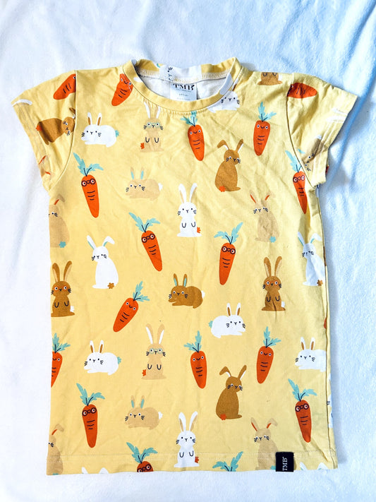 VGUC - Small Shop, Modern Bebe, Bunny & Carrots print, size 8/9, Kids 8