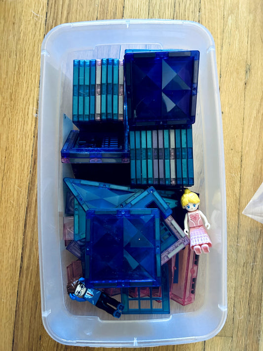 EUC - Magnetic Building Tiles set, 102 pieces, Frozen Inspired