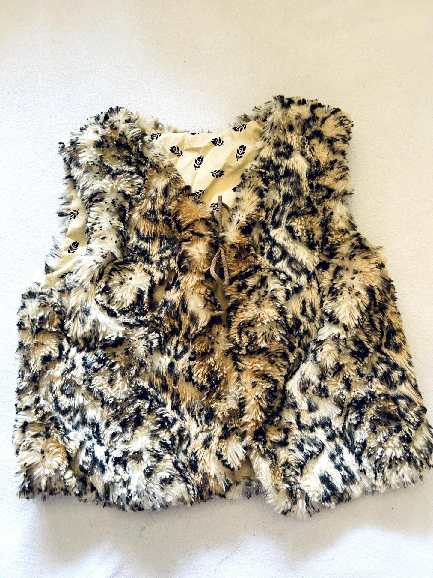 VGUC - Small Shop, Vi & Jax, Leopard Faux Fur Vest with flower pattern lining & suede tie, size 8/9, Kids 8