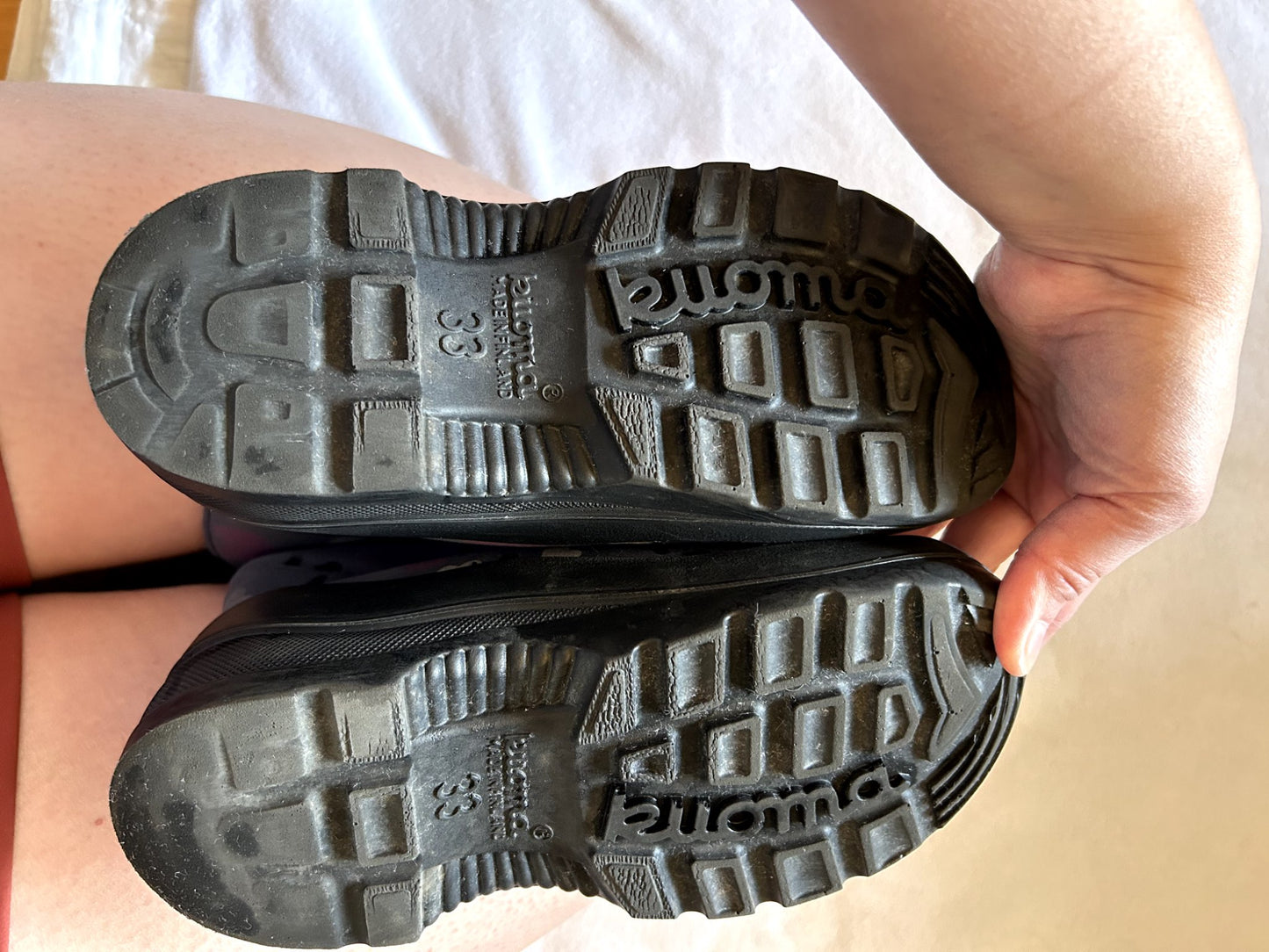 VGUC - Kuoma Snowlock Winter Boots, Hearts pattern, size 2Y, retails $117 new, Shoes 2 (Kids:4-8yr)