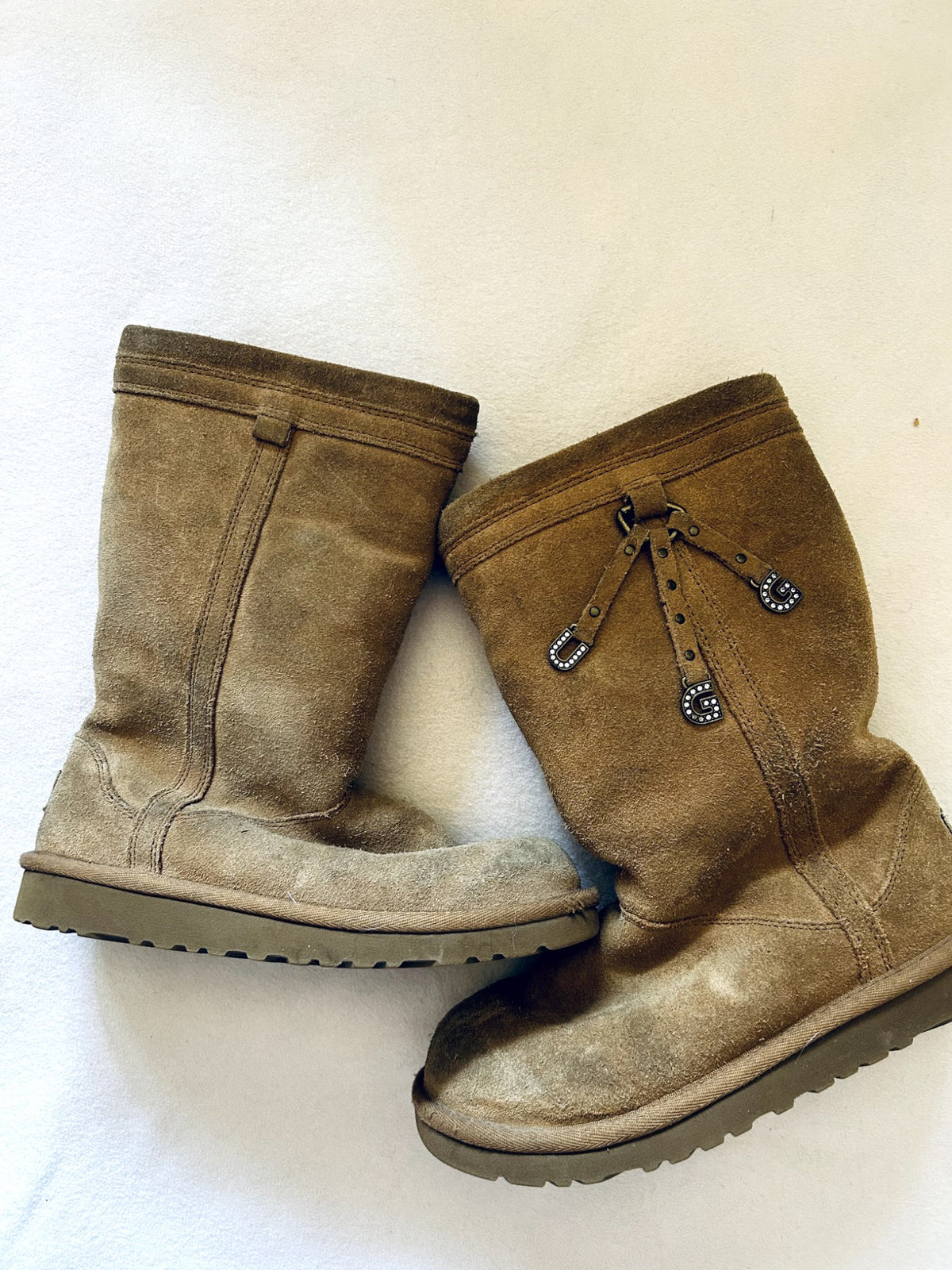 VGUC - UGG Australia Sheepskin Suede Boots, size 2Y, Shoes 2 (Kids:4-8yr)