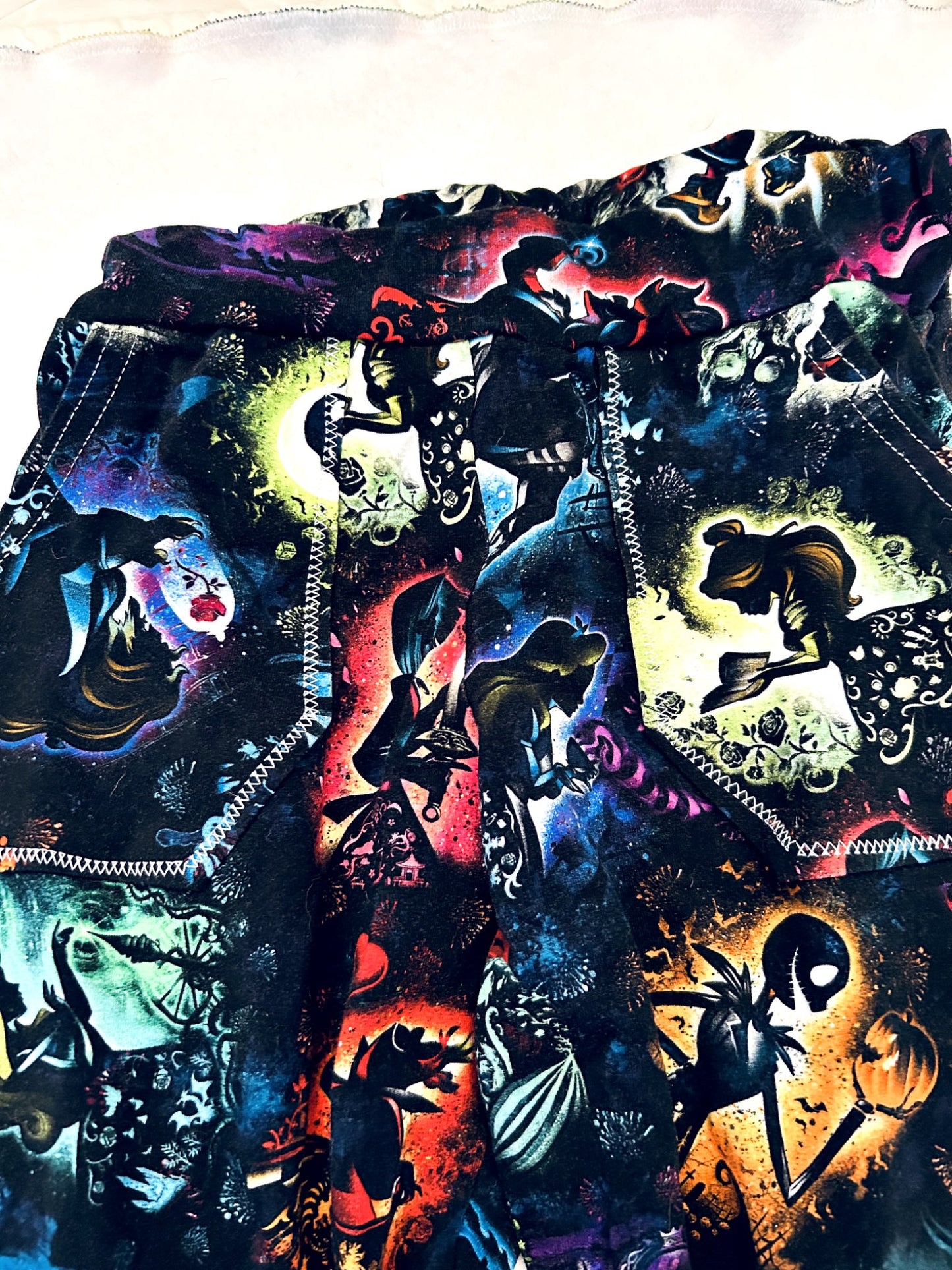EUC - Small Shop, Lavender & lilac, Joggers, Disney Shadow silhouettes print, size 6, Kids 6/6X