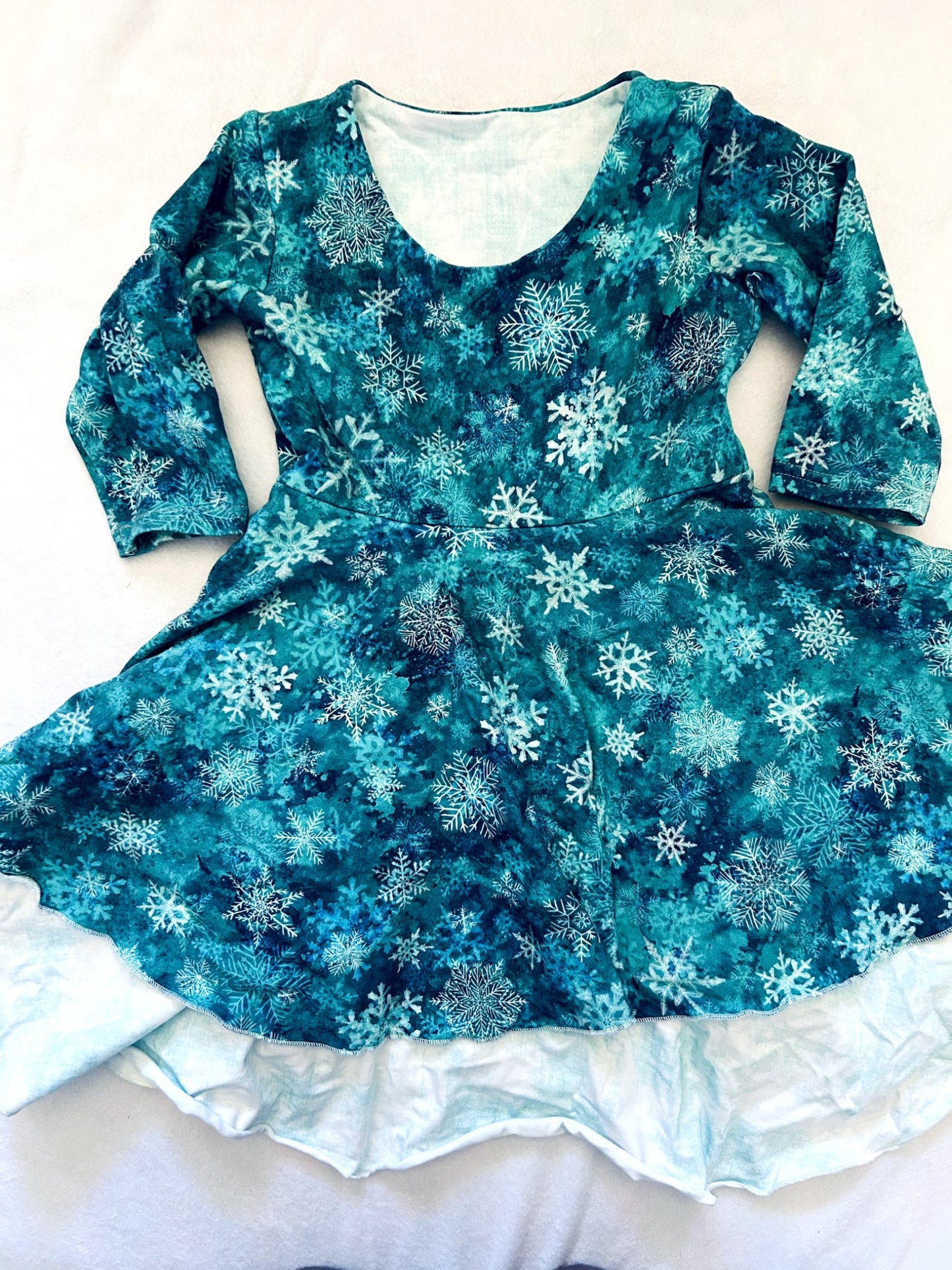 VGUC- Small shop, lavender & lilac, Frozen inspired dress, double layered skirt, size 6, Kids 6/6X