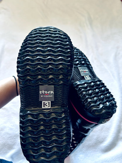 NWT - Storm by Cougar, waterproof insulated boots, polka dots, size 4, retails $80+, Shoes 4 (Big Kids:8–12yr)