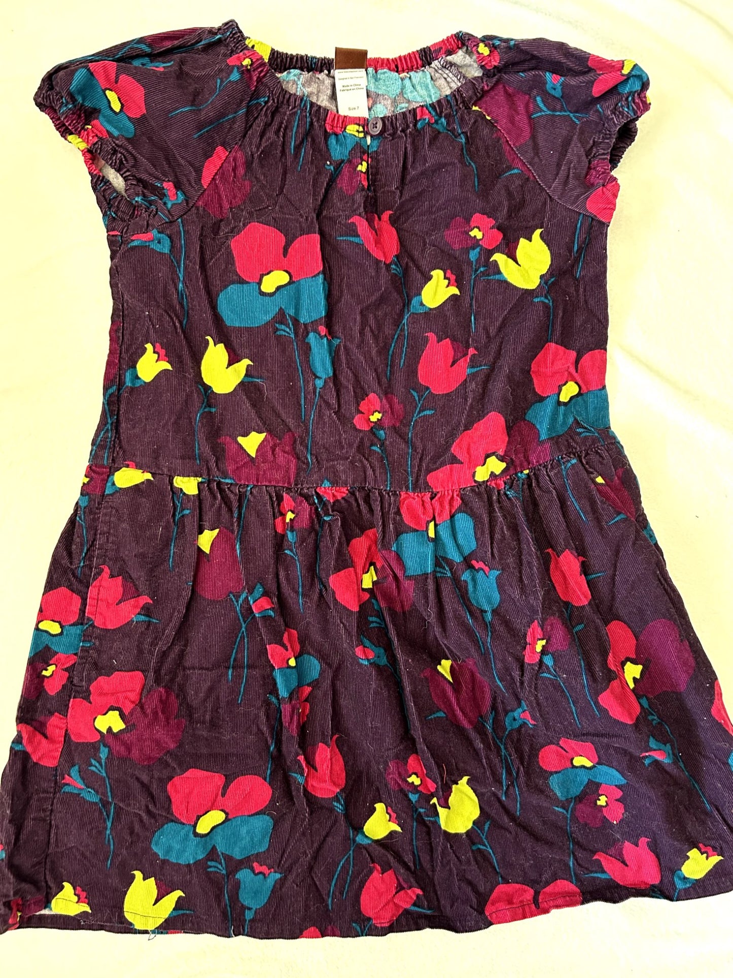VGUC - Tea Collection , Purple floral corduroy dress. size 7, retails $45 new, Kids 7
