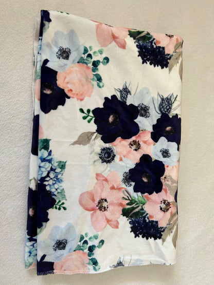 GUC - Small Shop, Vi & Jax, Thin Fleece Baby Blanket, floral print