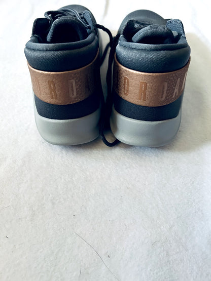 NWT- Jordan basketball shoes, size youth 1, retails $100, Shoes 1 (Kids:4-8yr)