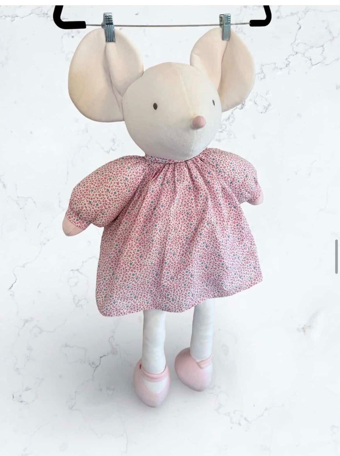 VGUC - Meiya the Mouse X-Large Plush, retails for $150 new