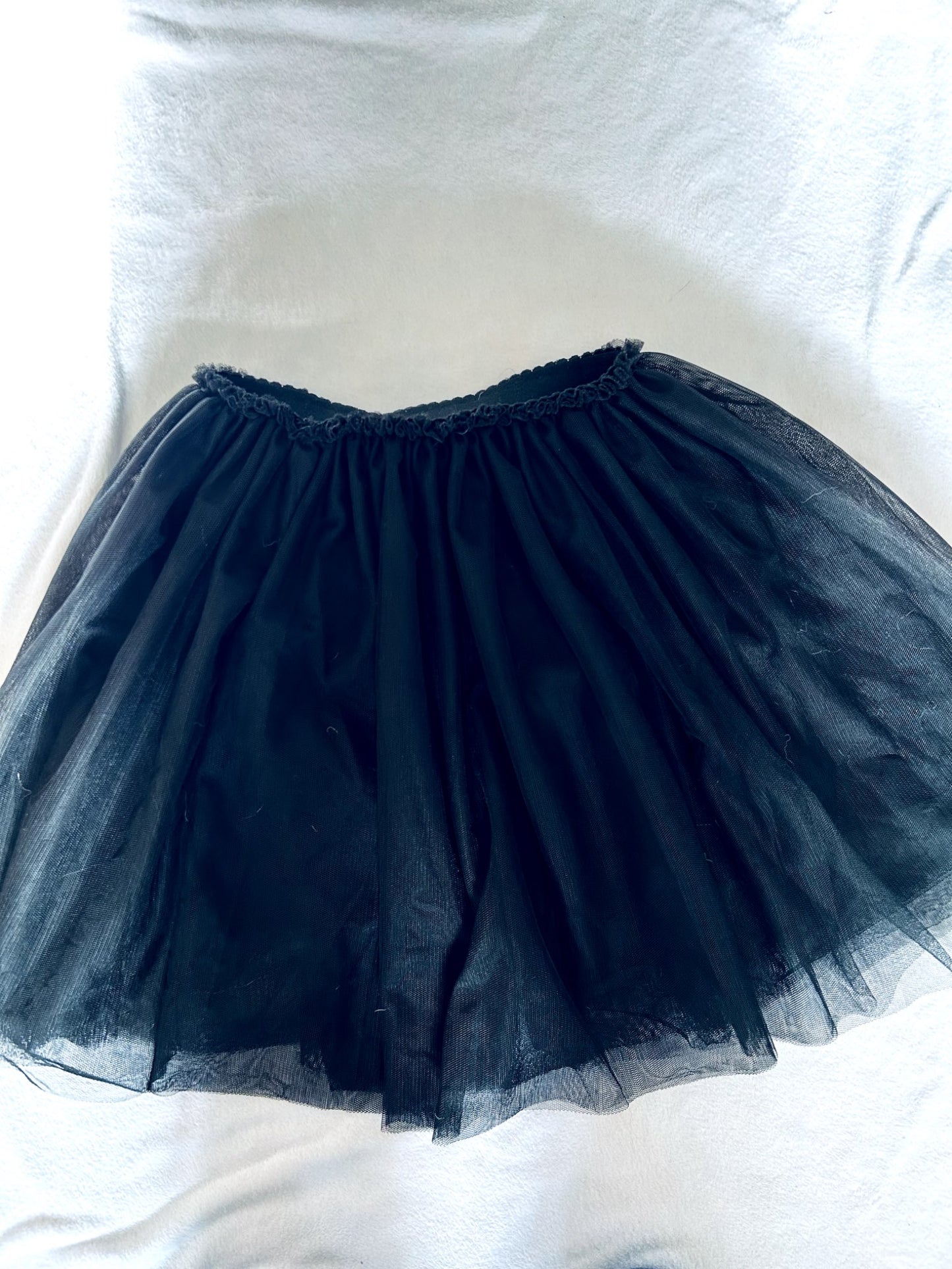 EUC - Black Tulle Skirt, size 8/9, perfect for Halloween, Kids 8