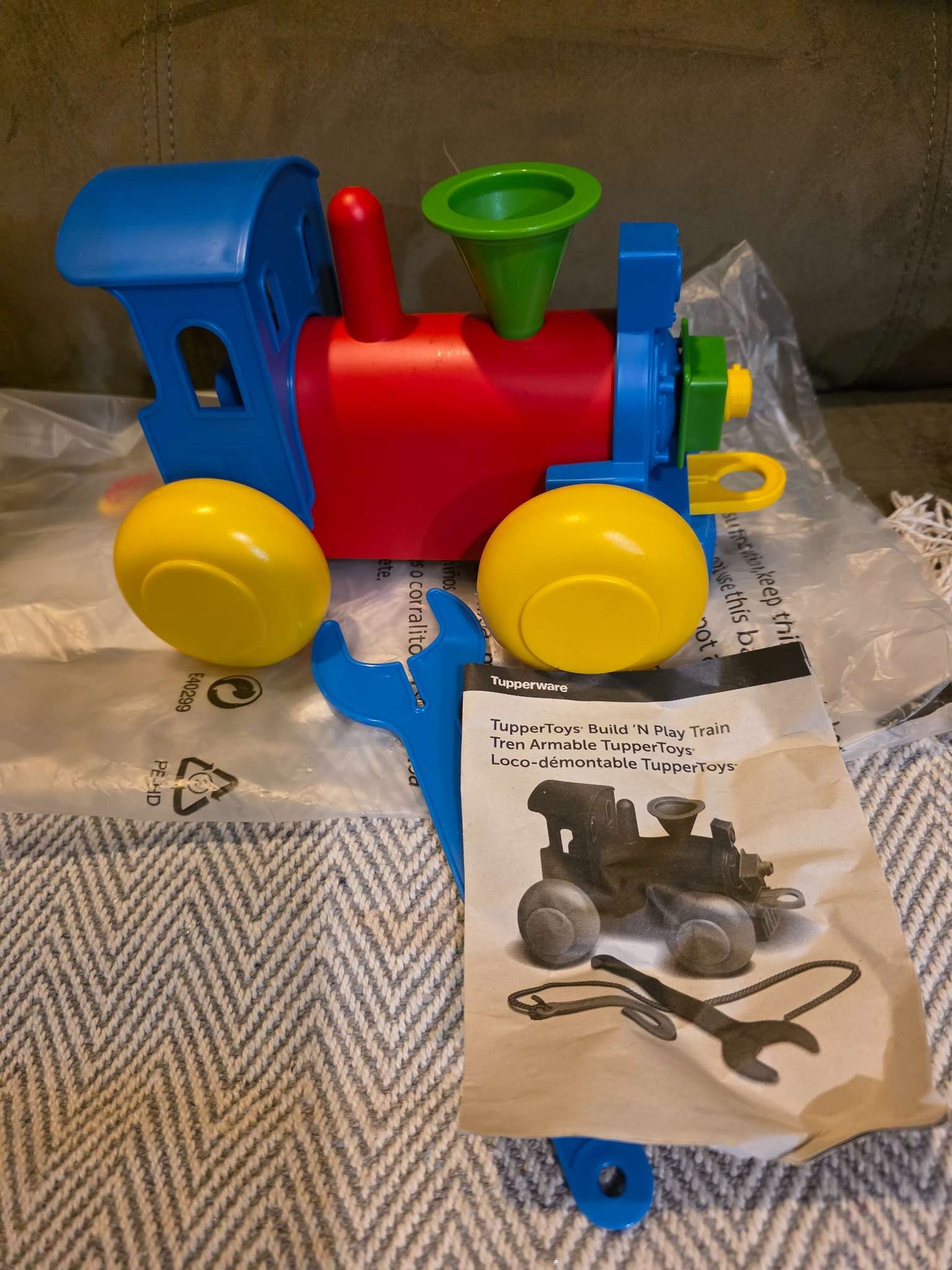 Tupperware Build N Play Train
