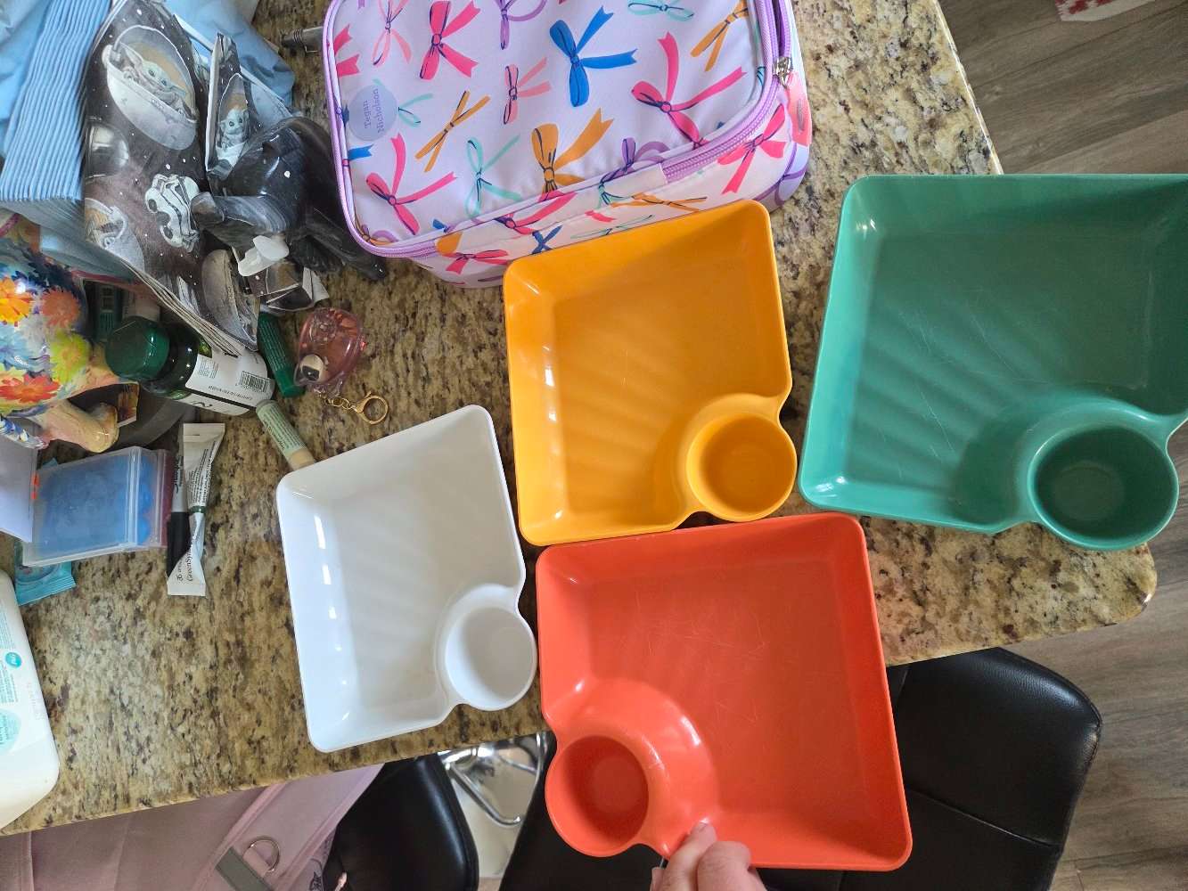 4pc plate set with dip holders