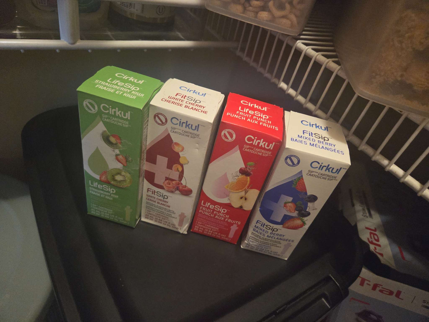 Cirkul bottle with 4 flavors