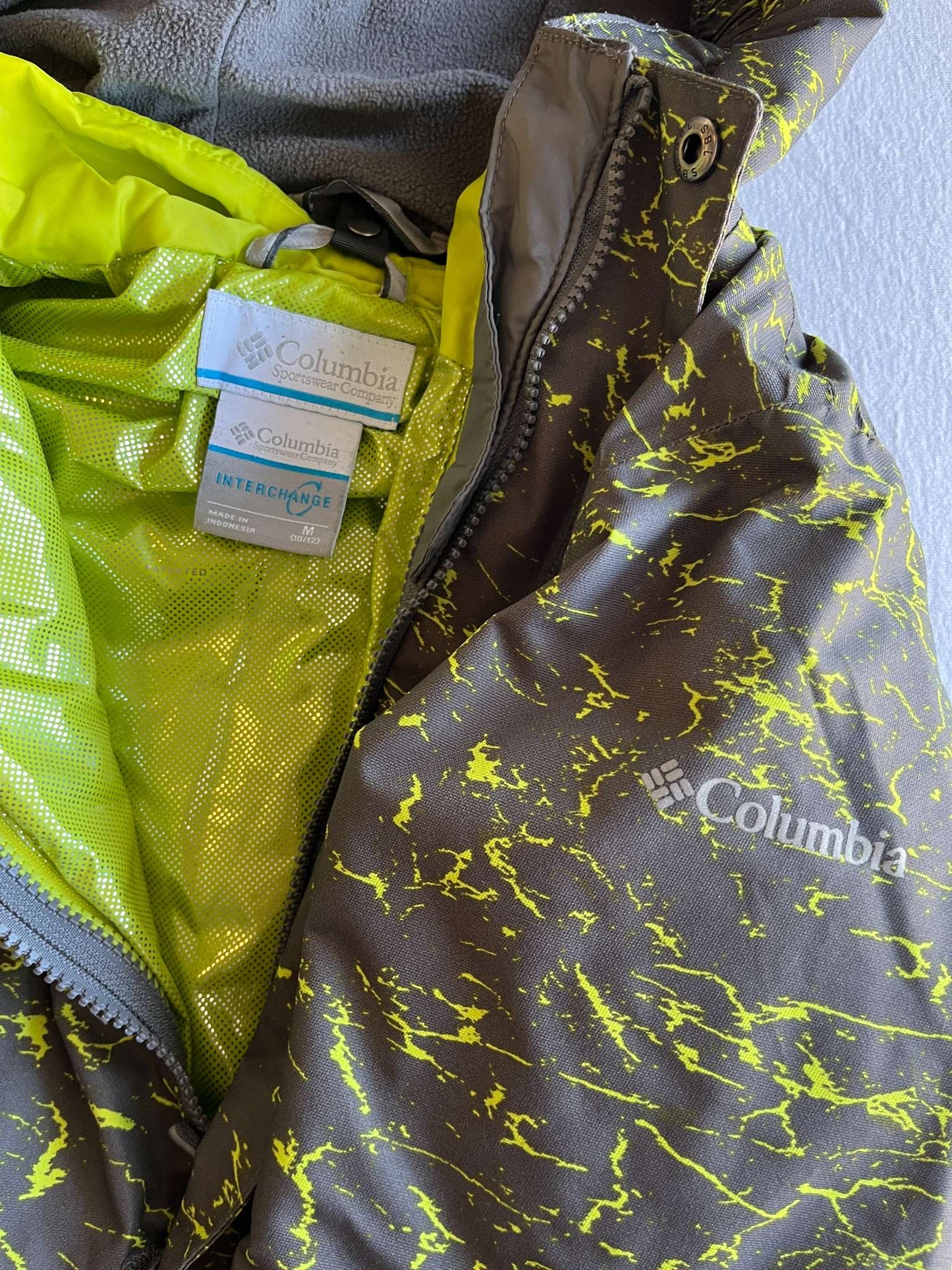 Columbia 3 in 1 Winter Jacket, Grey and Green, Boys size M (10/12), Kids 10 (medium)
