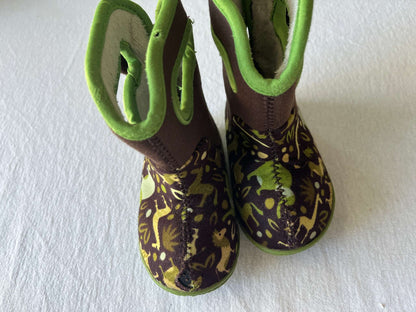 Bogs Baby Boots, Boys Safari Animals, Size 4, Shoes 4 (Baby: 0-12 mth)