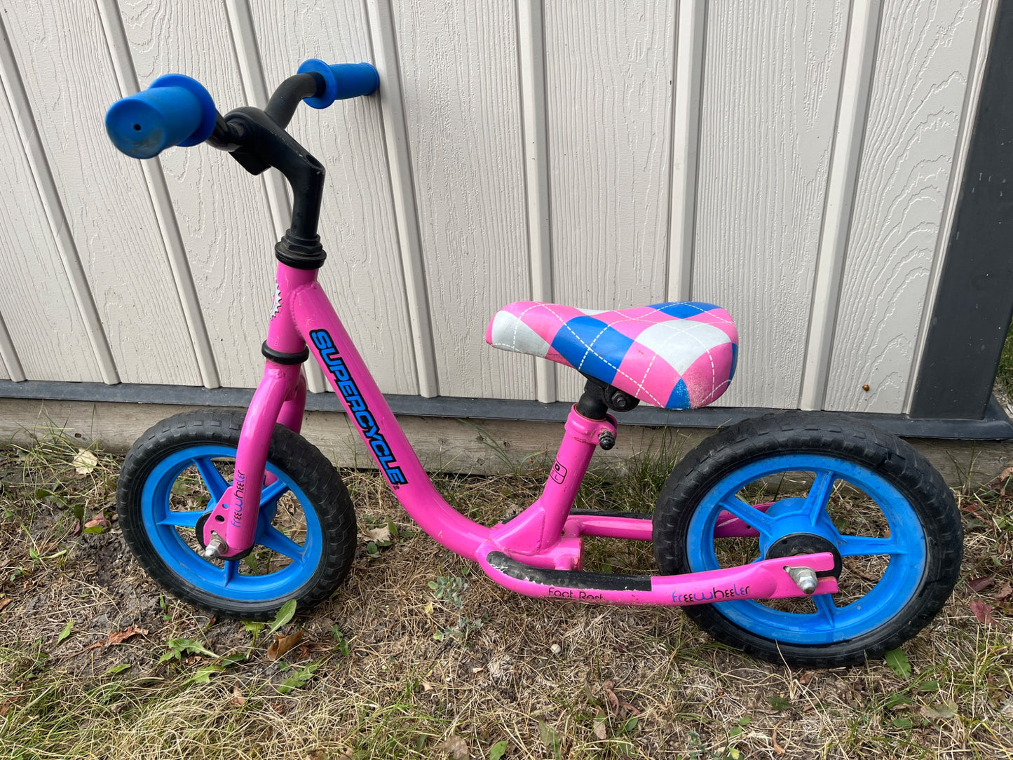 Supercycle Freewheeler Balance Bike, pink