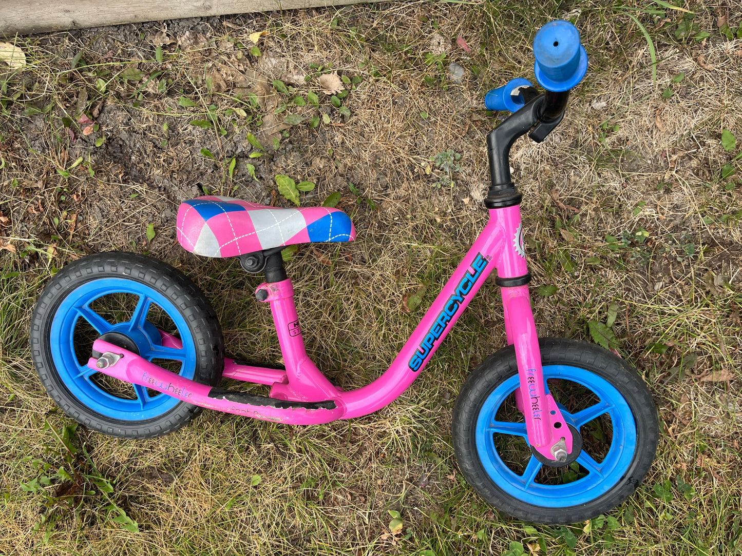 Supercycle Freewheeler Balance Bike, pink