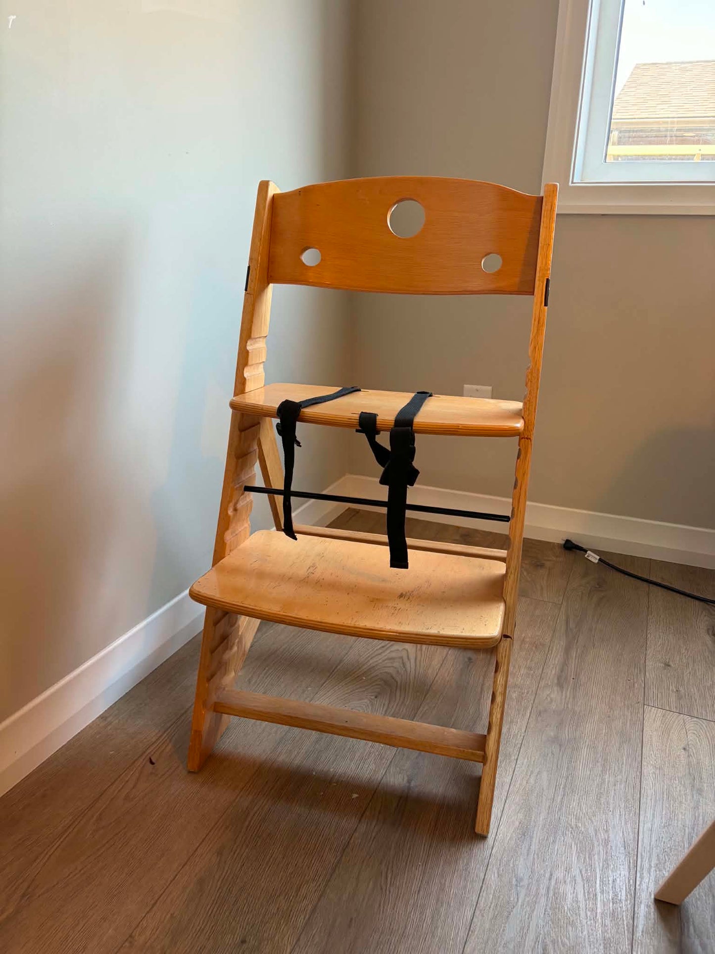 Keekaroo/Bergeron by Design Adjustable Wooden High Chair, Solid Hardwood