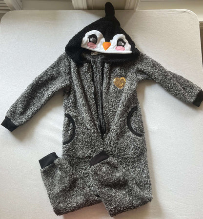 Funzietime Penguin Onesie (size 4/5), Kids 4/4T
