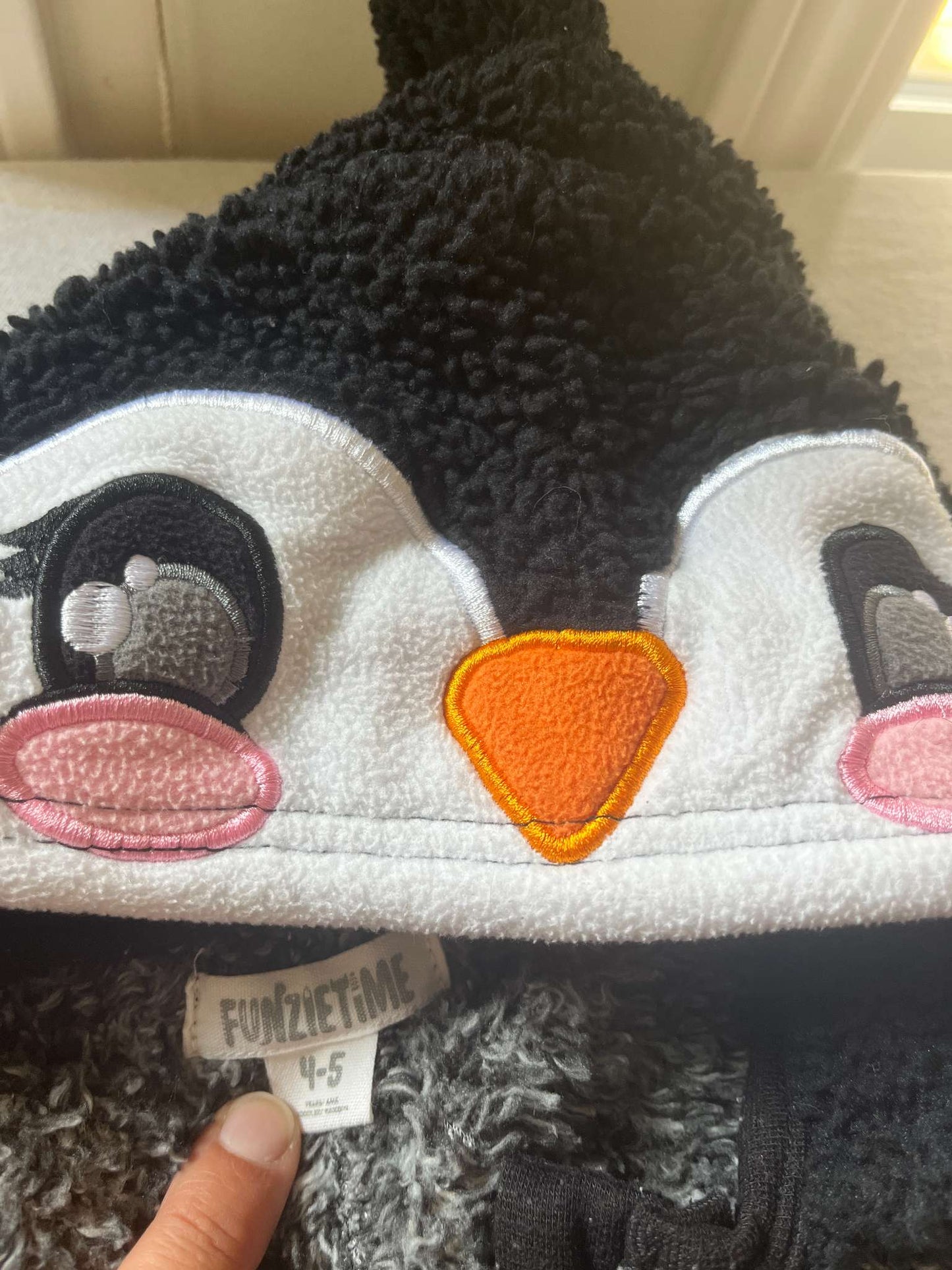 Funzietime Penguin Onesie (size 4/5), Kids 4/4T