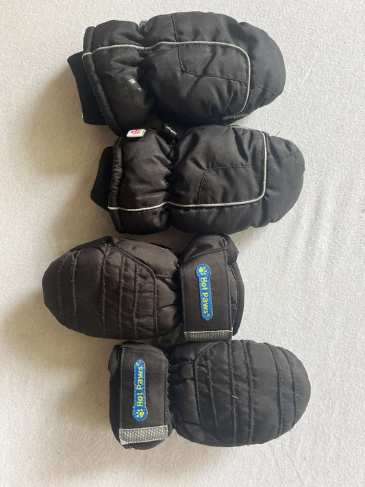 2 Pair of Black Mitts, Fits size 2-6 years