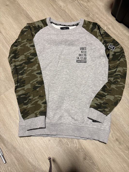 Threadboys size 13 Camo Sleeved Crew Sweatshirt , Kids 12