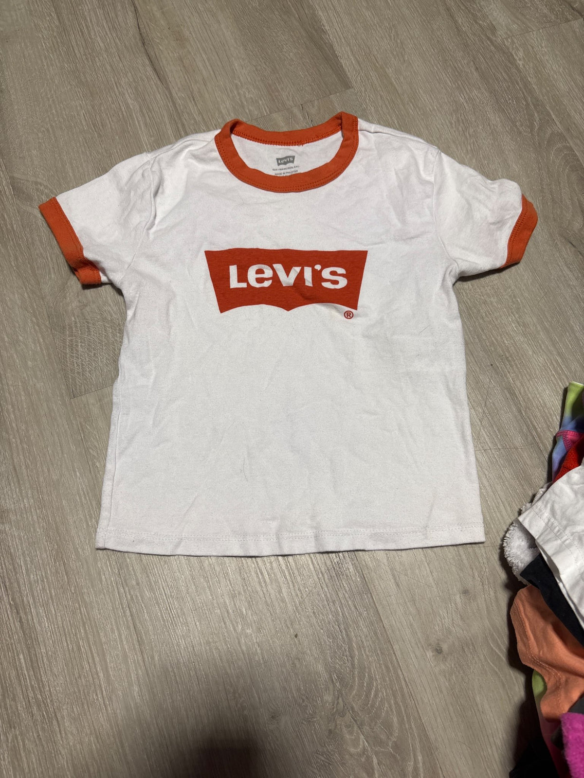 Levi’s White and Orange Shirt Size Small , Kids 6/6X