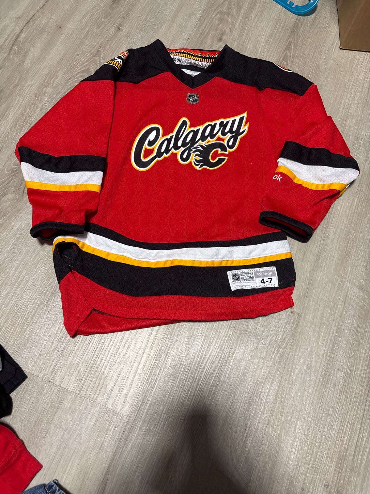 NHL Reebok Calgary Flames Jersey 4-7, Kids 4/4T