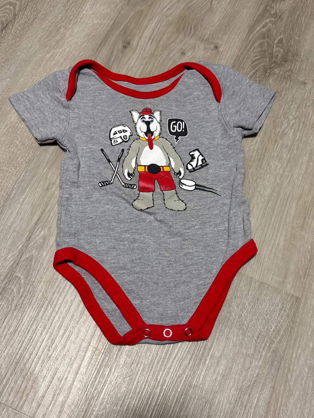 NHL Calgary Flames Hockey Onesie 12M, Kids 12 Month (9-12M)