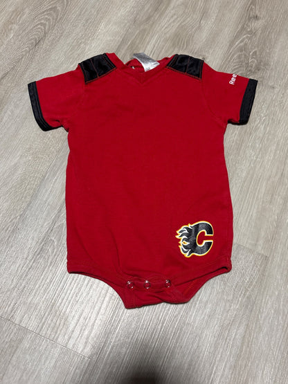 NHL Calgary Flames red onesie 12M, Kids 12 Month (9-12M)