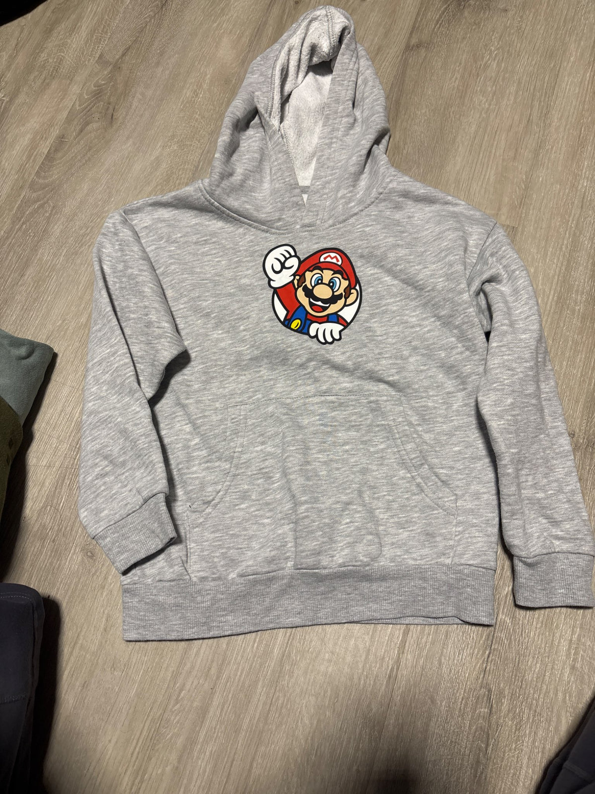 Super Mario Grey Pull Over Hoodie Size 7, Kids 7