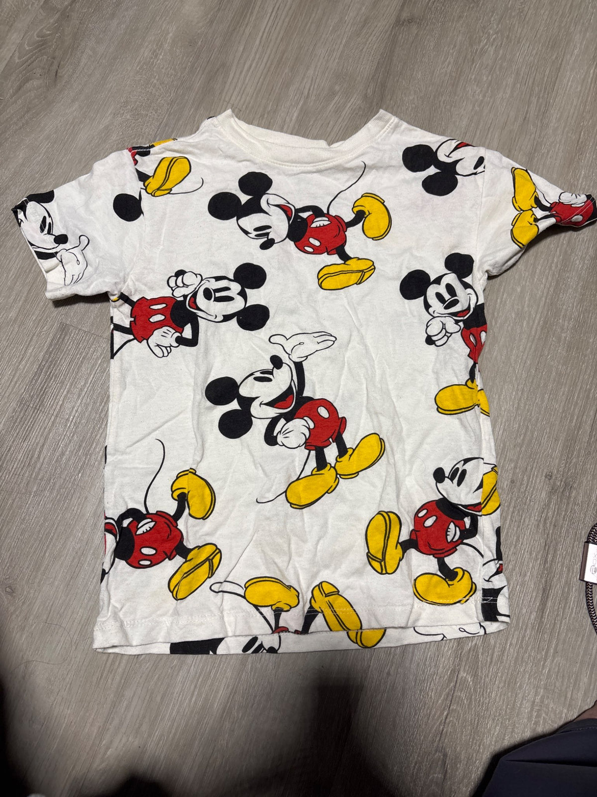 Disney Mickey and Friends White Shirt size Small, Kids 6/6X
