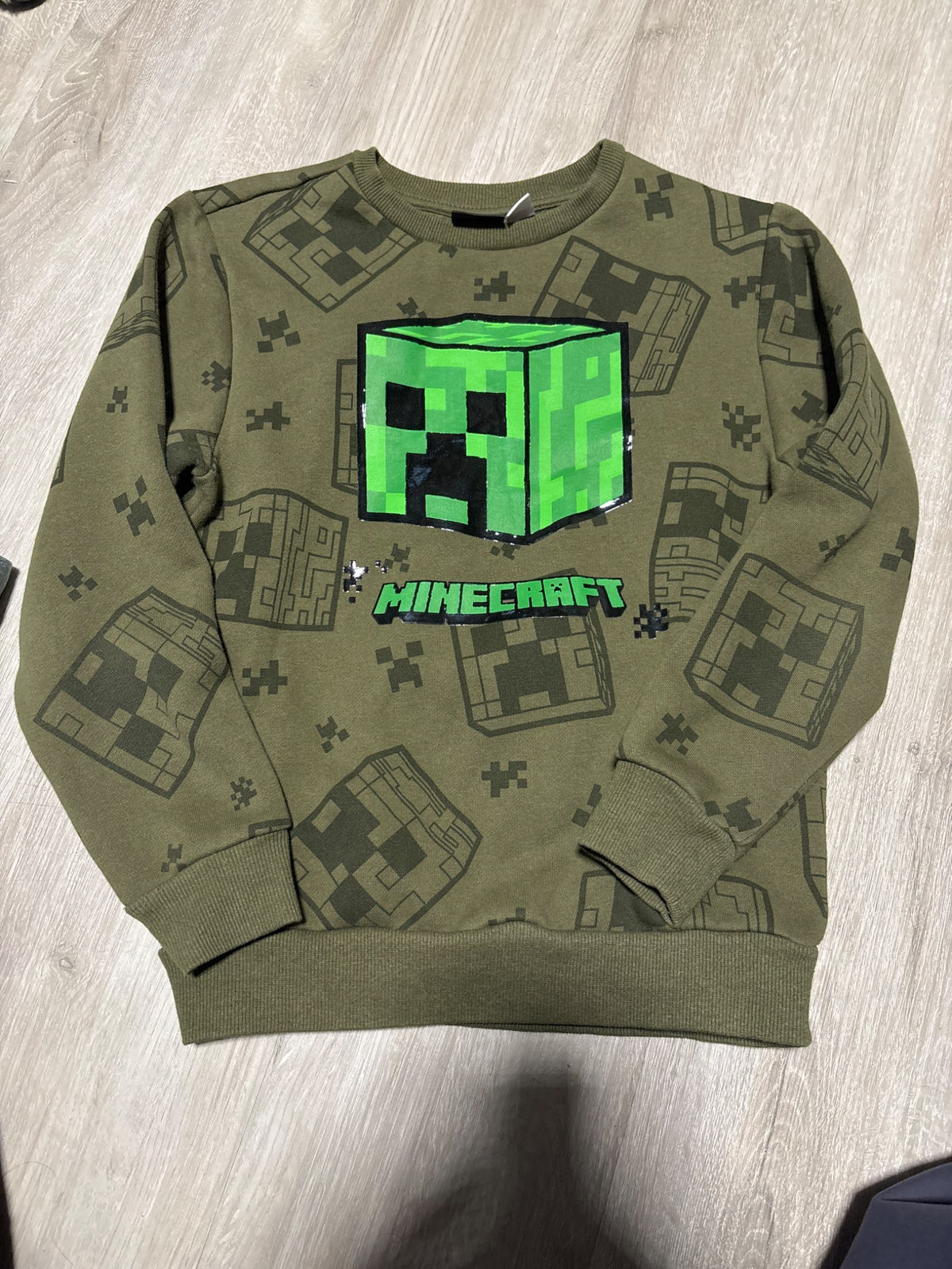Minecraft Green Crewneck with Design Size 7-8, Kids 7