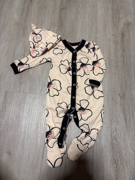 Mini Hero’s Peach and Black Floral Sleeper and Hat 3M, Kids 3 Month (0-3M)