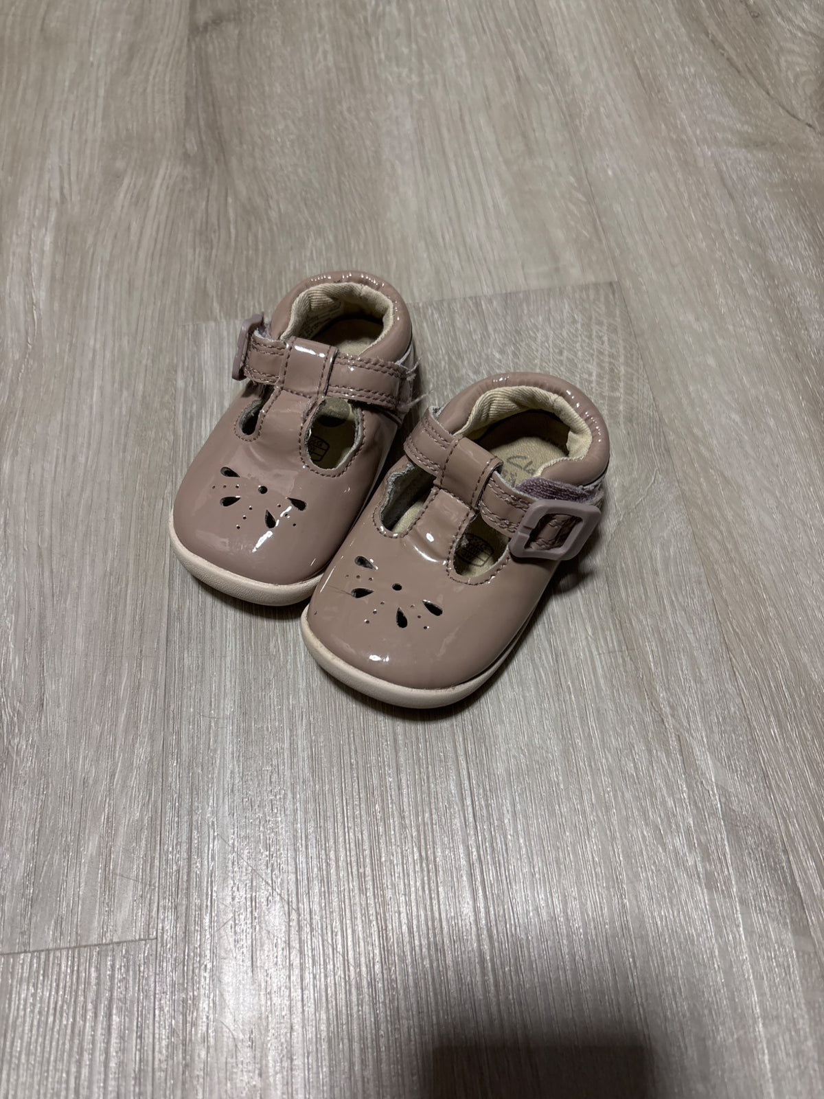 Clark’s First Shoes Beige Gloss , Shoes 2.5 (Baby: 0-12 mth)