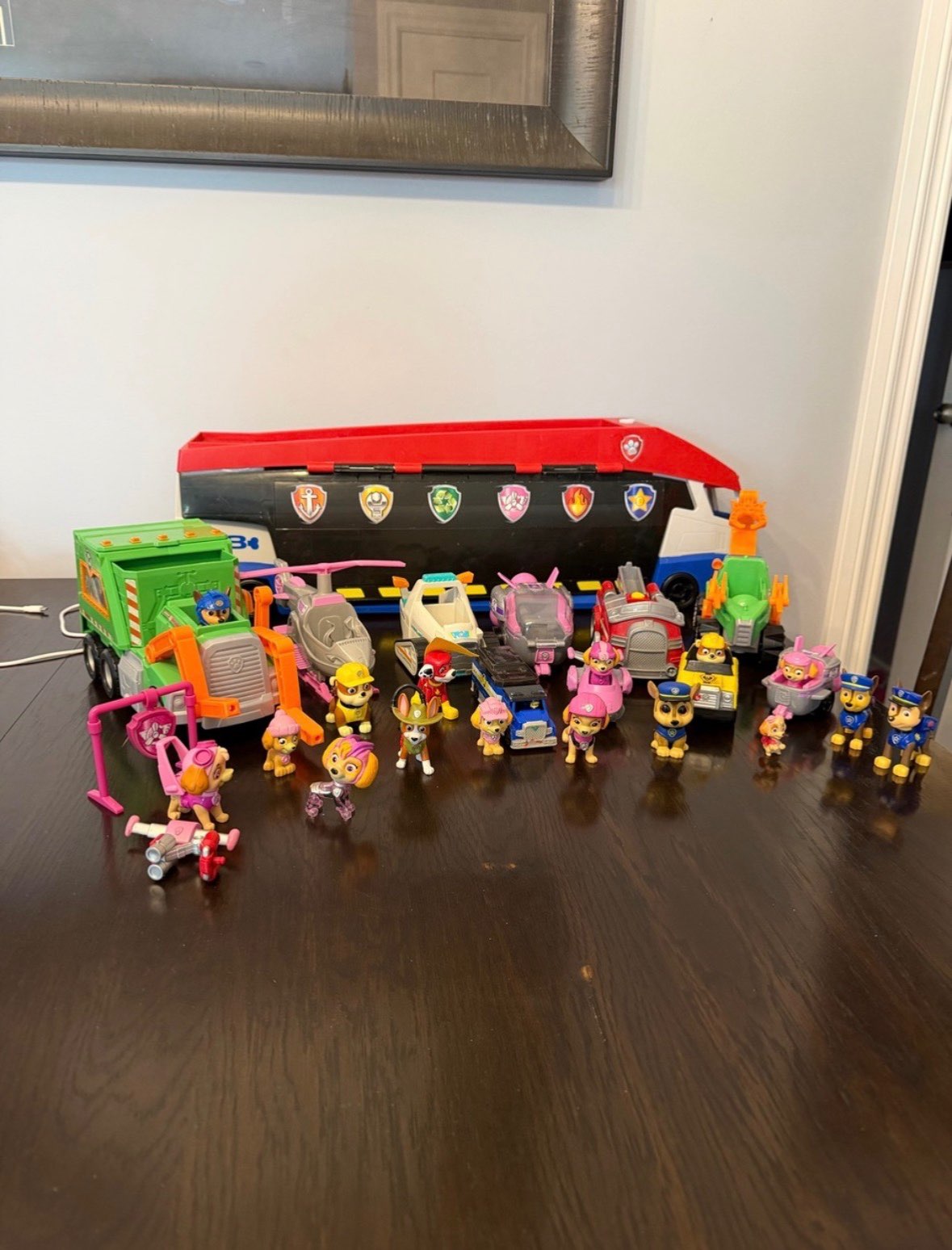 Paw Patrol Cruiser with Vehicles and Crew