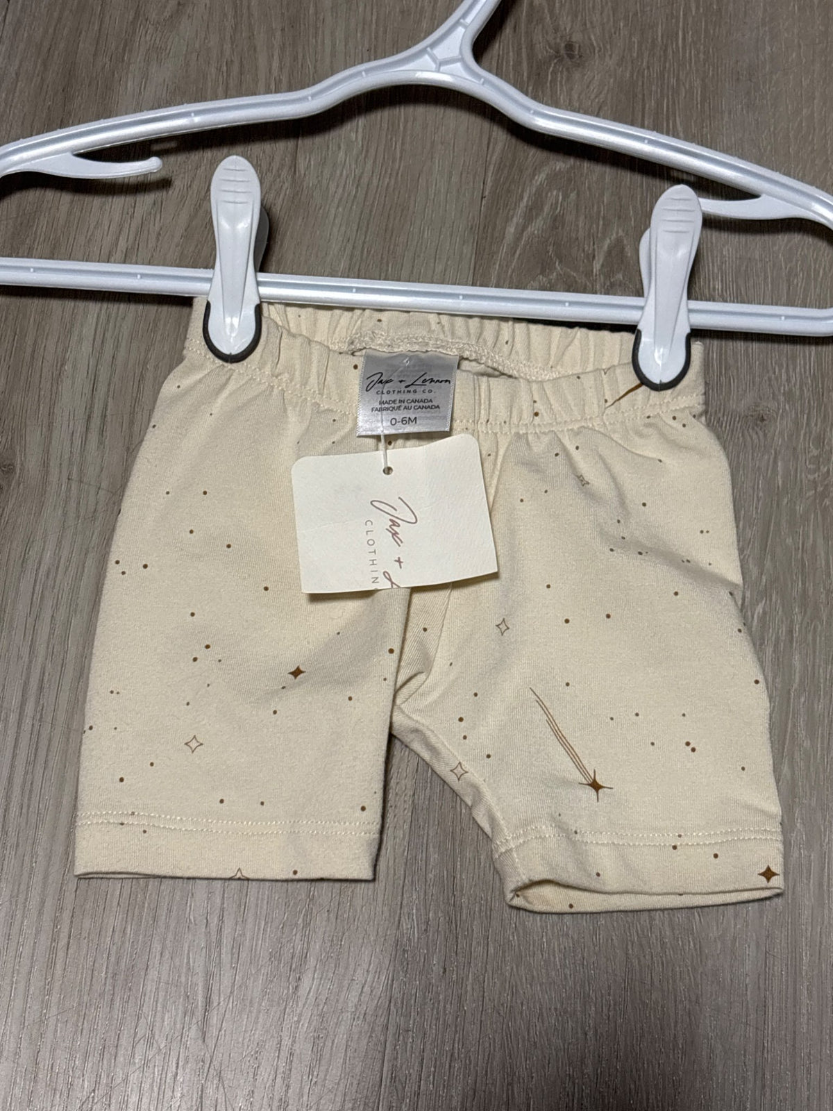 Jax + Lennon Star Cream Bike Shorts 0-6M, Kids 3 Month (0-3M)