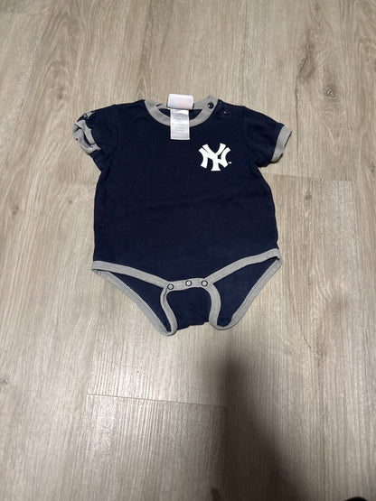 Majestic New York Jeter Onesie 12M, Kids 12 Month (9-12M)