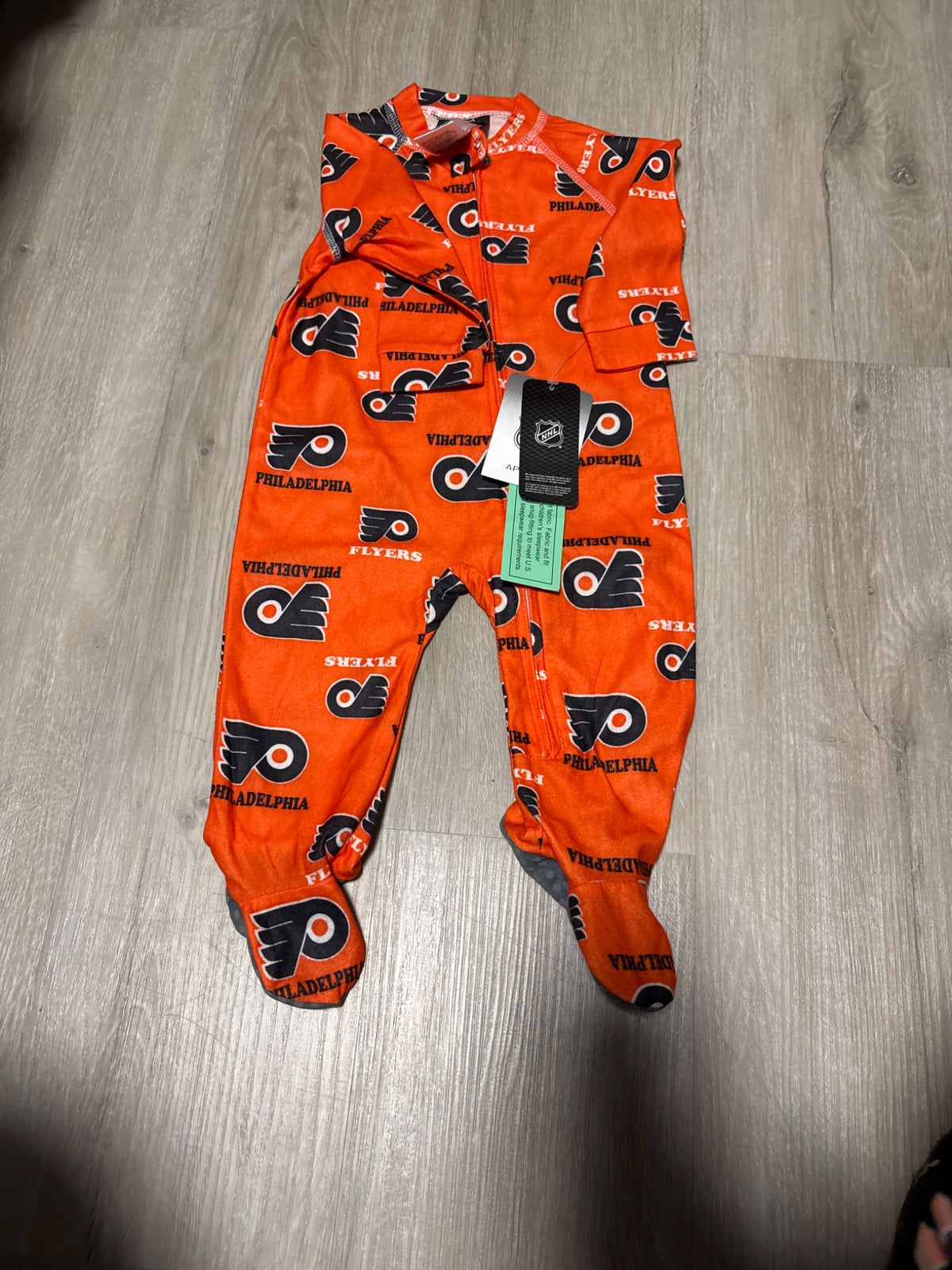 NHL Philadelphia Flyers Onesie 6-9M, Kids 9 Month (6-9M)