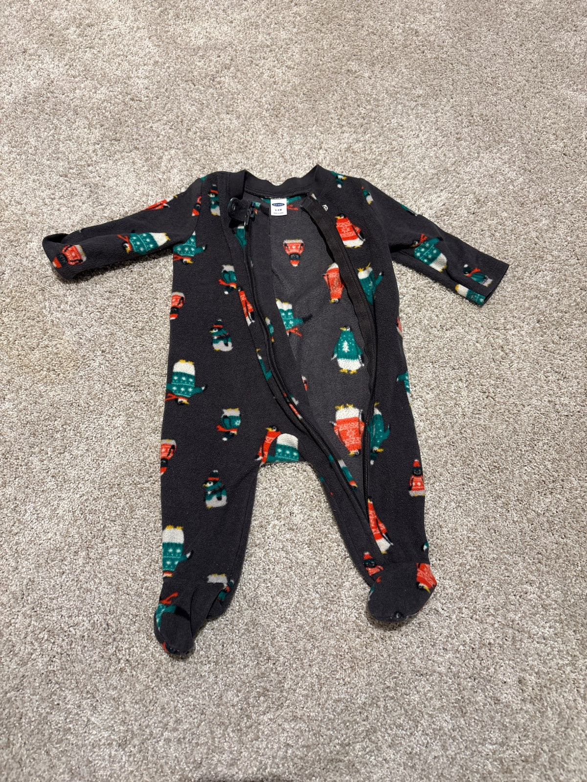 3-6 Old Navy Fleece zippered sleeper, Kids 6 Month (3-6M)
